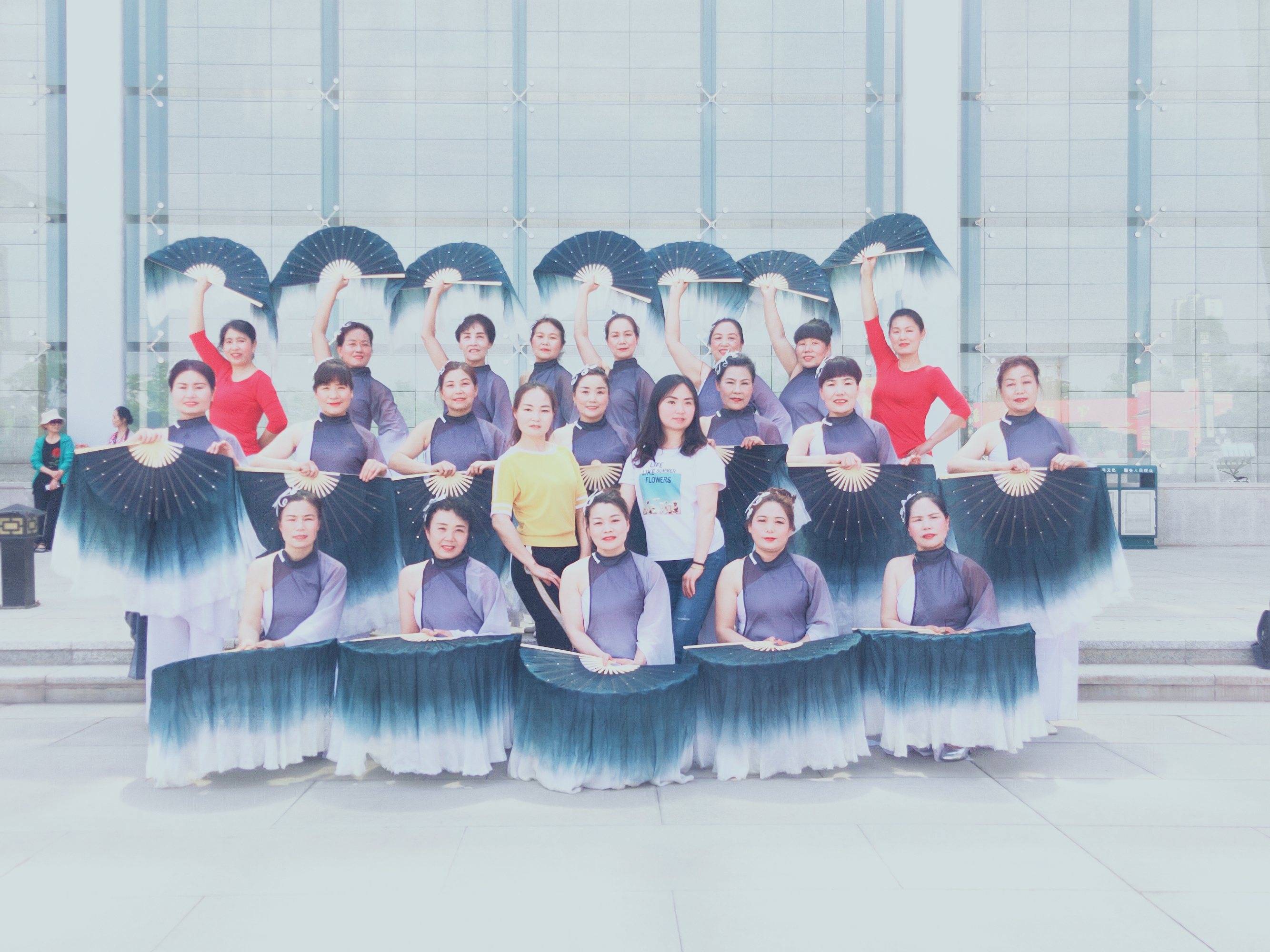 华阴市原创舞蹈《华山之上》赴渭南参加群众广场舞展演